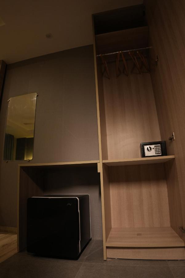 Hotel Ocean Vista Bay Визакхапатнам Екстериор снимка
