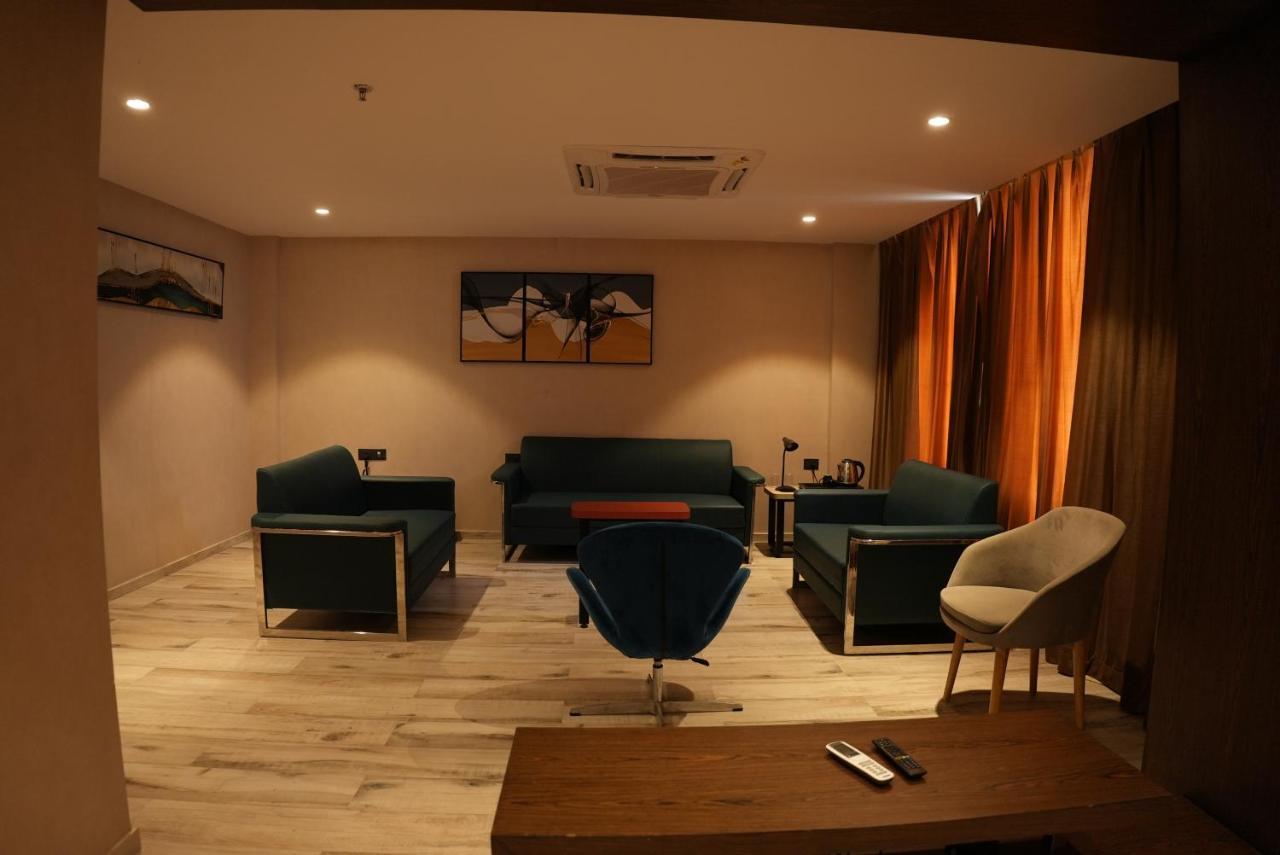 Hotel Ocean Vista Bay Визакхапатнам Екстериор снимка