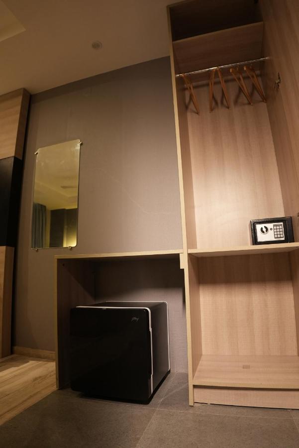 Hotel Ocean Vista Bay Визакхапатнам Екстериор снимка