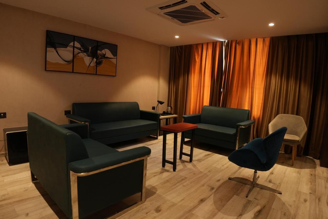Hotel Ocean Vista Bay Визакхапатнам Екстериор снимка