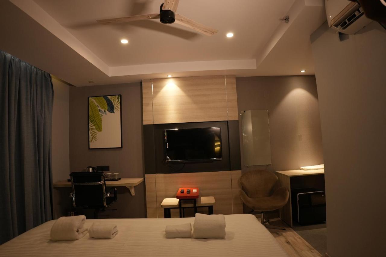 Hotel Ocean Vista Bay Визакхапатнам Екстериор снимка