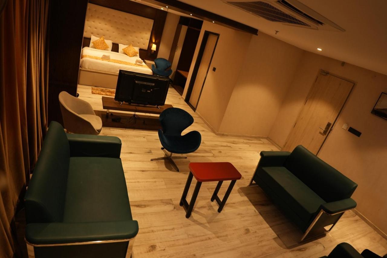 Hotel Ocean Vista Bay Визакхапатнам Екстериор снимка