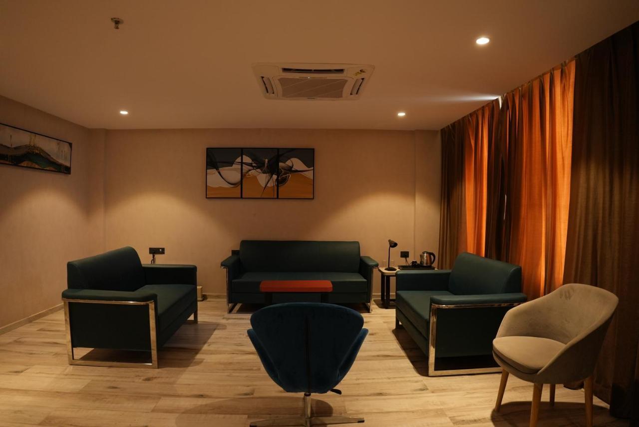 Hotel Ocean Vista Bay Визакхапатнам Екстериор снимка